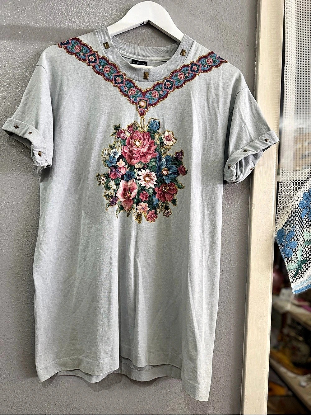 Floral Embroidered Short Sleeve Tee Large